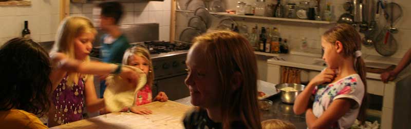 Speciali corsi di cucina estivi per famiglie e bambini.