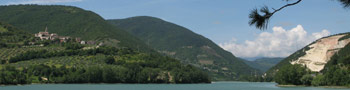 Het Fiastra meer in Marche, Italie Het Fiastra meer in Marche