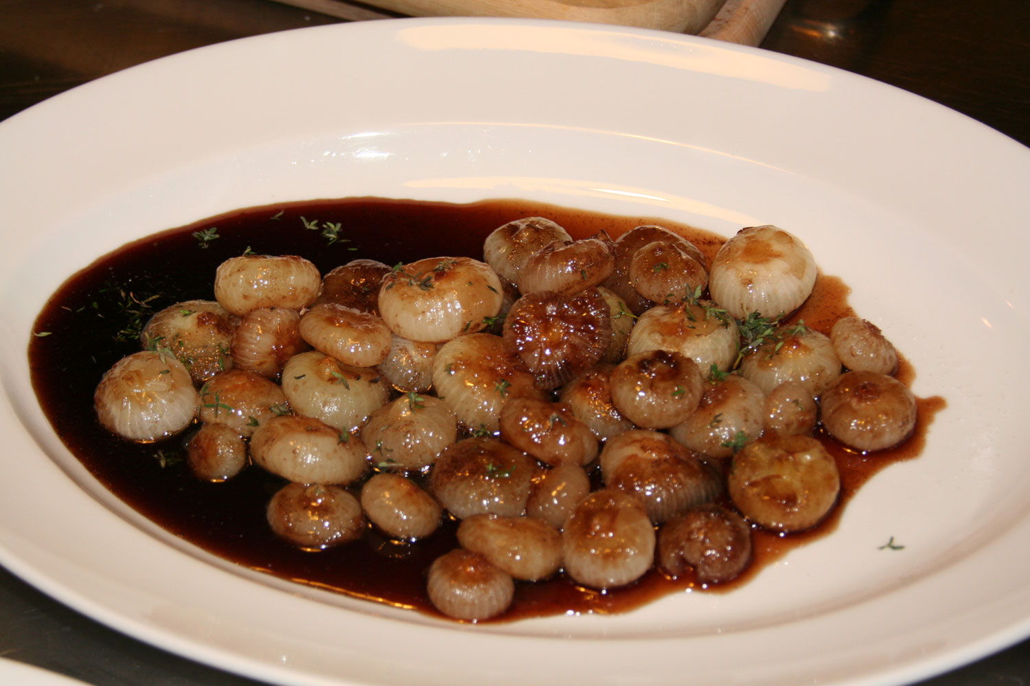 Small onions with balsamic vinegar, Gain the skills and confidence that will help you execute recipes to perfection.