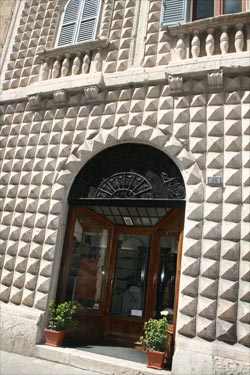 Palazzo dei Diamanti Macerata, Marche